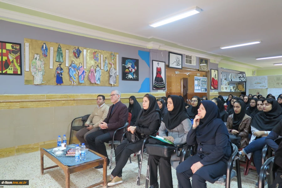 برگزاری کارگاه آموزشی آشنائی با صنایع شیمیائی و نقش این صنایع در اشتغالزائی توسط گروه صنایع شیمیائی 3