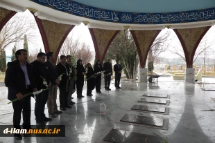 حضور رئیس و کارکنان دانشگاه فنی استان ایلام در مزار شهدای گمنام جهت تجدید میثاق با امام و آرمانهای انقلاب اسلامی
 2