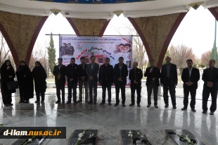حضور رئیس و کارکنان دانشگاه فنی استان ایلام در مزار شهدای گمنام جهت تجدید میثاق با امام و آرمانهای انقلاب اسلامی
 4