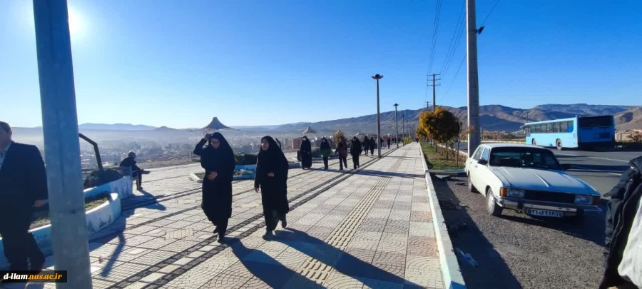 به مناسبت هفته پژوهش همایش پیاده روی با همکاری بسیج اساتید در آموزشکده فنی دختران ایلام برگزار شد 3